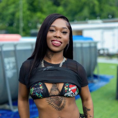 ThickieVickieee's profile picture