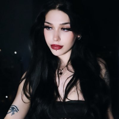 Elvirawaifu's profile picture