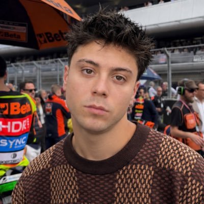  O S C A R's profile picture