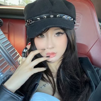 j3nevieve's profile picture