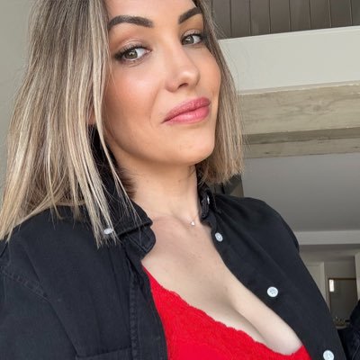 ✨ E M I L I E ✨'s profile picture