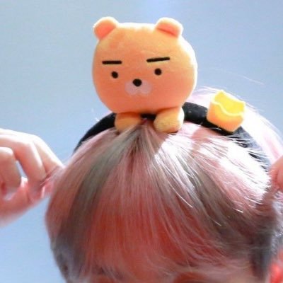 🪭 sue⁷ ࿔₊• is seeing BTS x2's profile picture