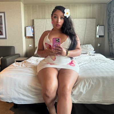 ✭ 𝒢𝑜𝓇𝑔𝑒𝑜𝓊𝓈 𝐸𝓁𝓁𝒶 ✭'s profile picture