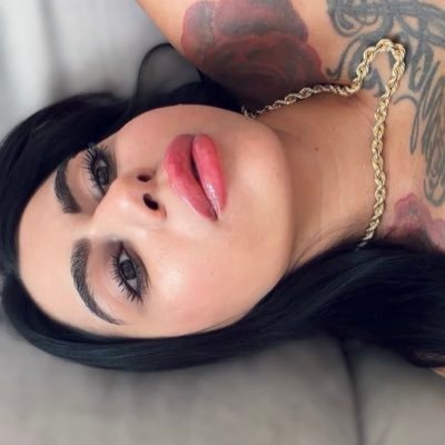 Polly๐ฅ's profile picture