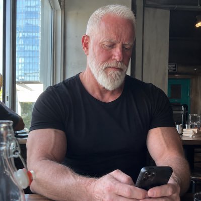 TheHoleBreaker's profile picture
