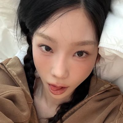 persisNayeon's profile picture