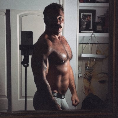 ROGANRICHARDS.COM's profile picture