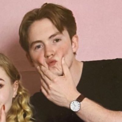 kitszegler's profile picture