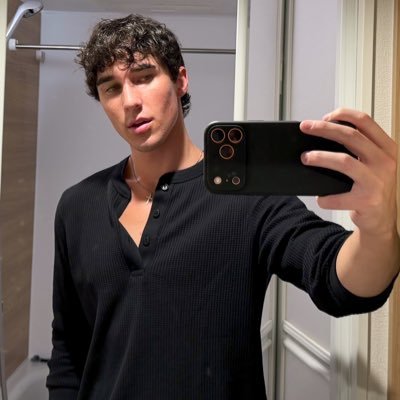 Hunter Rowland's profile picture