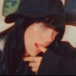 acervo evellyn's profile picture