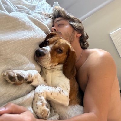 °⋆lala🏒⋆ ²² 𓍼off campus era's profile picture