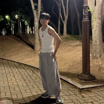 Moon's profile picture