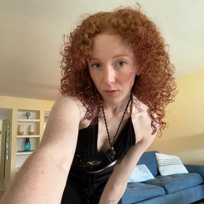 thatredheadedgirl6's profile picture