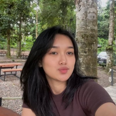 ي's profile picture