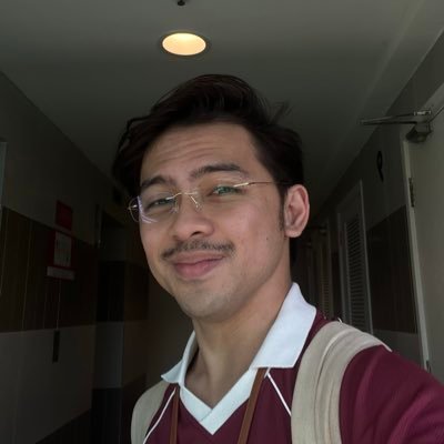 FY's profile picture