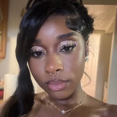 Nuni 🐝's profile picture
