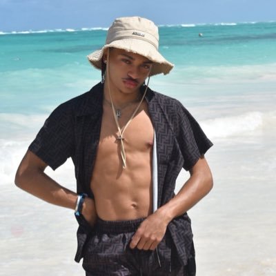 100sLuc's profile picture