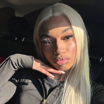 the queen's profile picture