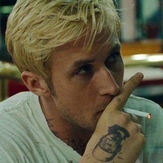 Важная шишка 4-го полка армии педерастов's profile picture