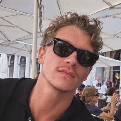 lucia rozanov's profile picture