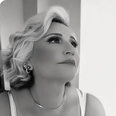 Souhaila بصليبك انتصرنا's profile picture