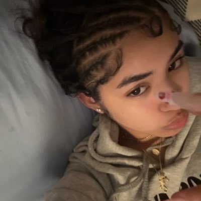 DemiaHosh's profile picture
