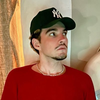 locwdora's profile picture