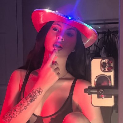 Azzi's profile picture