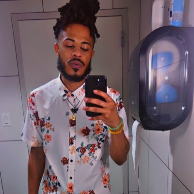 b0iiredd's profile picture