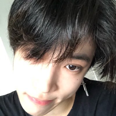 cornzx (slow.)'s profile picture