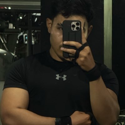 D E K's profile picture