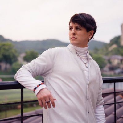 poemvelez's profile picture