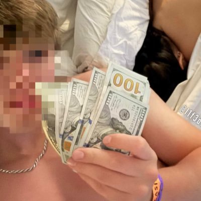 LifeSeesGreen's profile picture