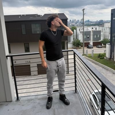 deactivatess23's profile picture