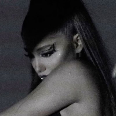 𝐬𝐚𝐭𝐮𝐫𝐧 is seeing Ariana ☀️🤍 ꕤ's profile picture