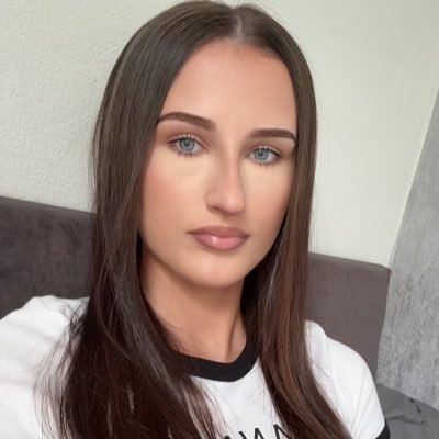 laura's profile picture