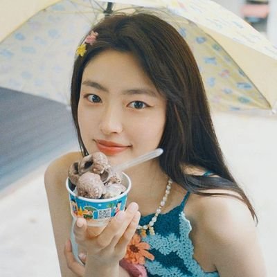 Lily 🌷's profile picture