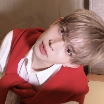 EL's profile picture