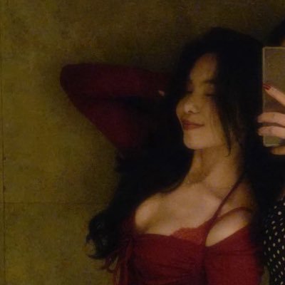 r's profile picture