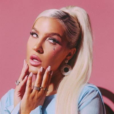 JoelleJames's profile picture