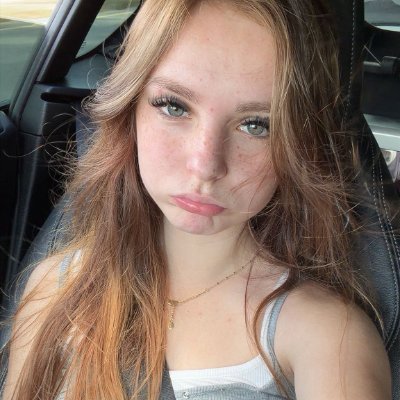chloe's profile picture