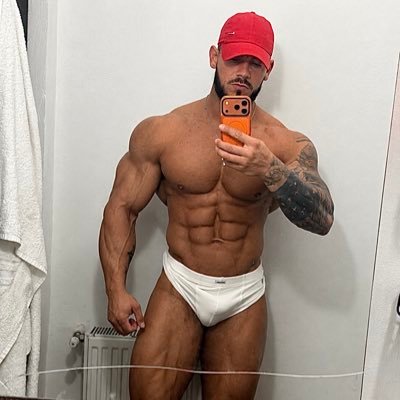 musclegodgeorge's profile picture