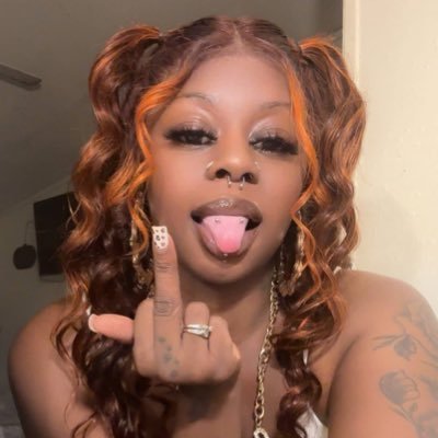 1CreamyyChclate's profile picture