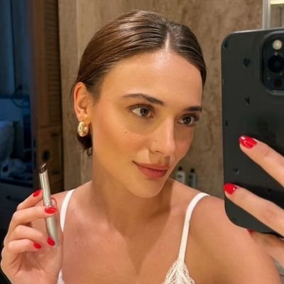 DoniaRe761's profile picture