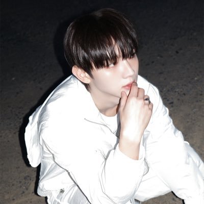 how lovely's profile picture