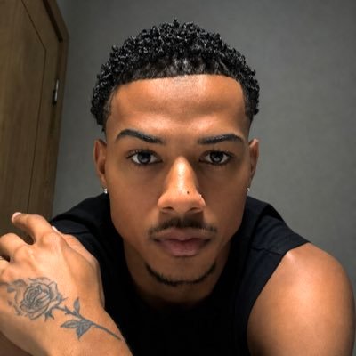 𝖣𝖠𝖱𝖪𝖡𝖮𝖸's profile picture