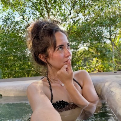 j ꨄ's profile picture