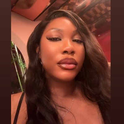 Lola🦈's profile picture