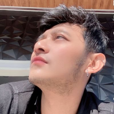 AIM COMEBACK AGAIN's profile picture