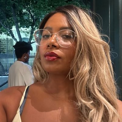 flora's profile picture